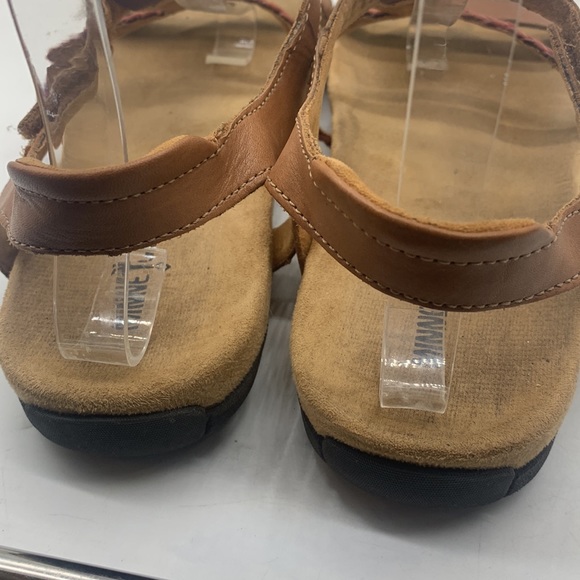 Minnetonka Tan Red Braided 3 Metal medallion Sandals Size 9 Model 70810. MCS3732 - Picture 4 of 8